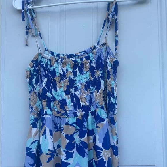 Uniqlo Blue & Beige Floral Smocked Dress - Picture 2 of 7
